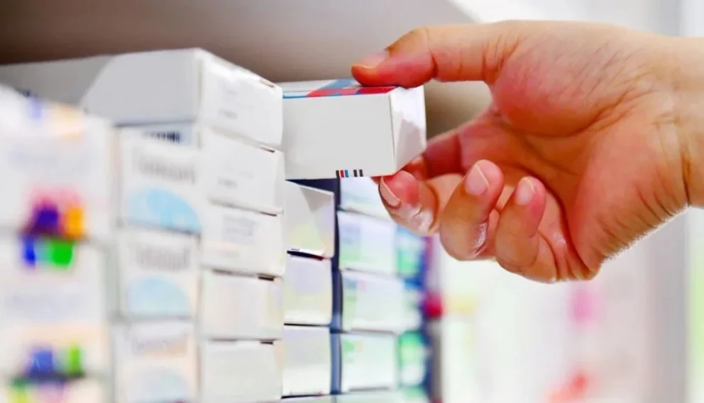Los medicamentos fueron retirados por personal municipal para su posterior quema. Foto: gentileza.