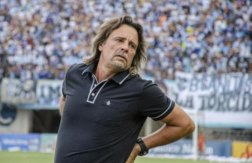 Daniel Cravero no continuará como entrenador de Cipolletti. Foto: Archivo