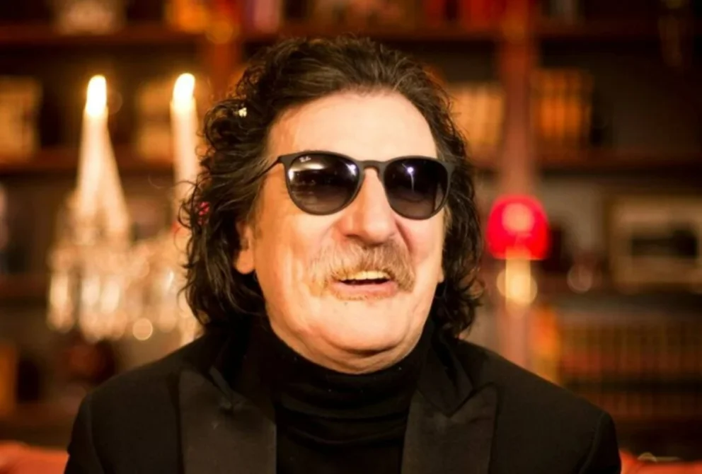Charly García se recupera favorablemente tras una cirugía programada, respaldado por un equipo médico que monitorea su evolución.