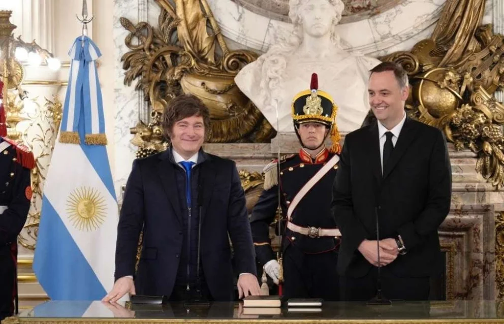 Javier Milei junto a Manuel Adorni. Foto: Archivo