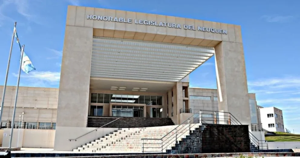 El presidente del bloque Comunidad, Ernesto Novoa, celebró la aprobación y aseguró que se trata de “una muy buena noticia para Neuquén”. 