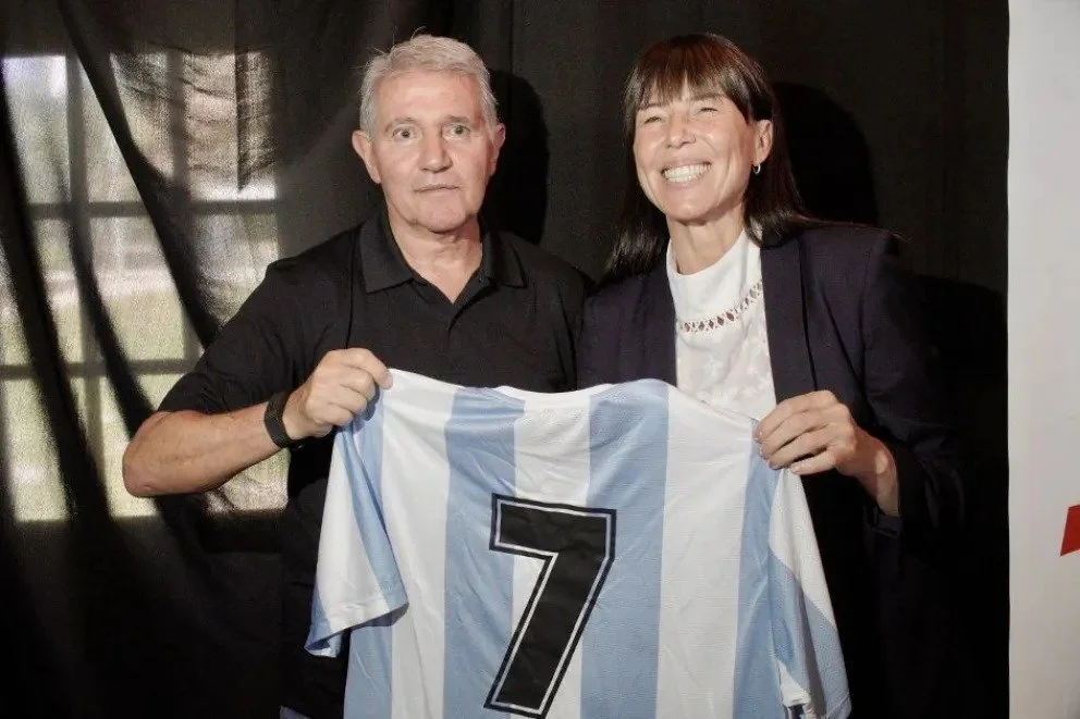 Finalizó el programa de fortalecimiento de clubes neuquinos con presencia de Burruchaga. Foto: Prensa Provincia