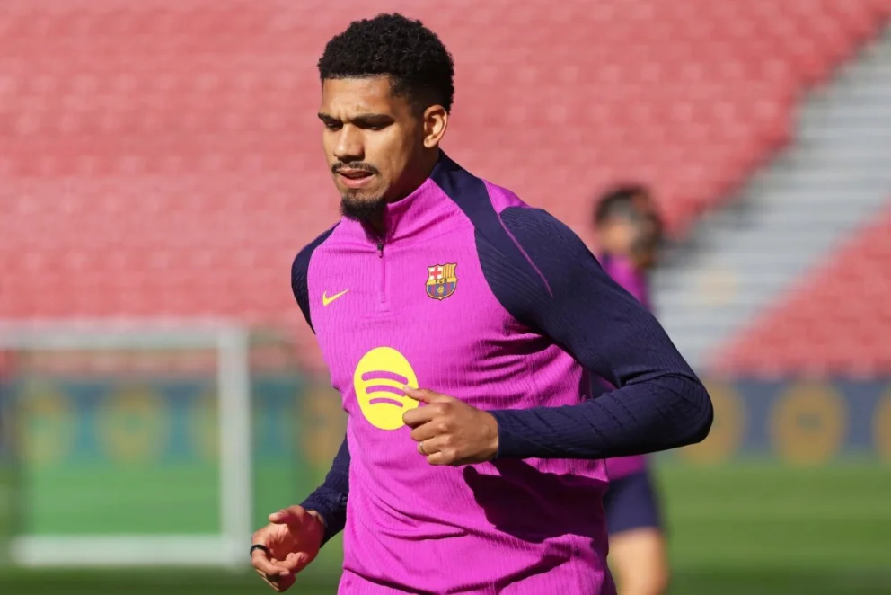 Ronald Araujo volvió a entrenarse con el Barcelona. Foto: archivo