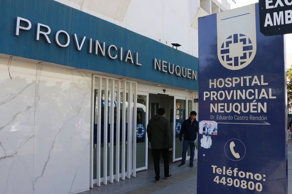 Se encuentra internado en el Hospital Castro Rendón.