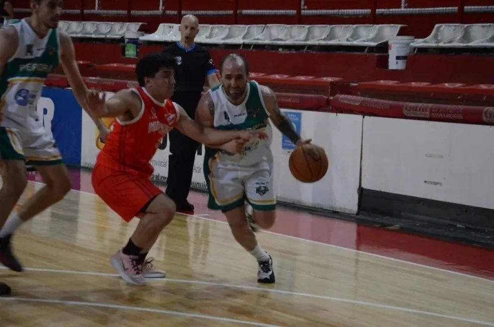 Bombazo en el básquet regional. Foto: archivo