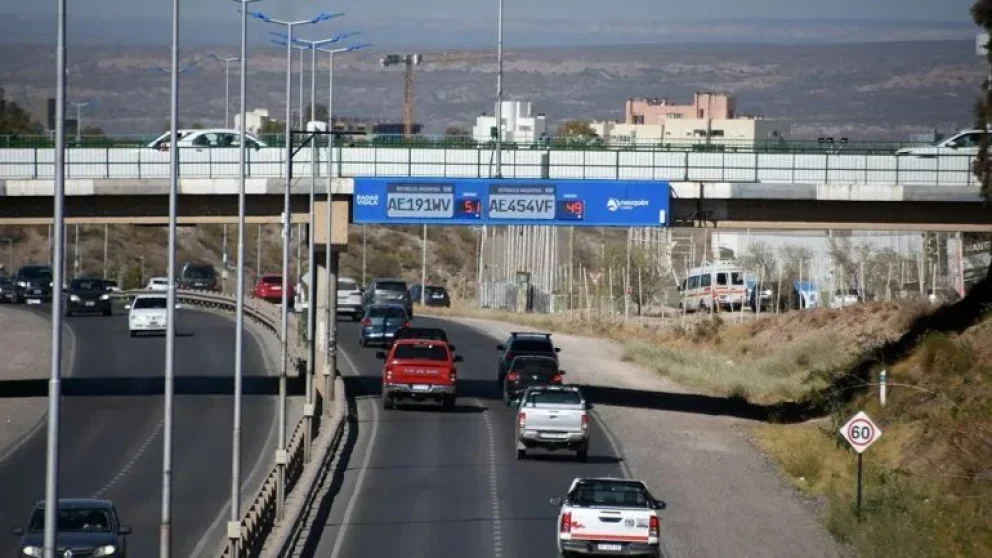 Miles de personas ingresan, además, diariamente para trabajar.