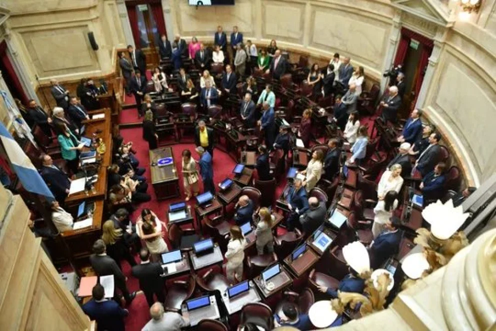 Transmisión en vivo de la sesión en la Cámara de Senadores de la Nación. 