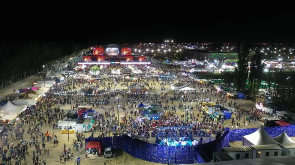 Lali, Cazzu, Emanero, YsyA, Neo Pistea y Damas gratis, los artistas de la Manzana 2026 