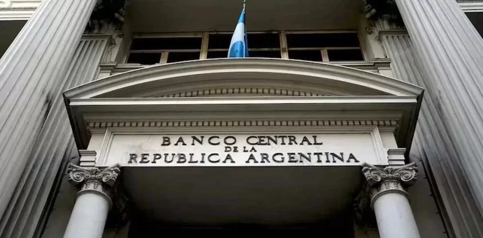 Se mantiene el panorama de caída en la cotización del billete norteamericano y aumento en la compra para reservas del Banco Central. Foto: archivo