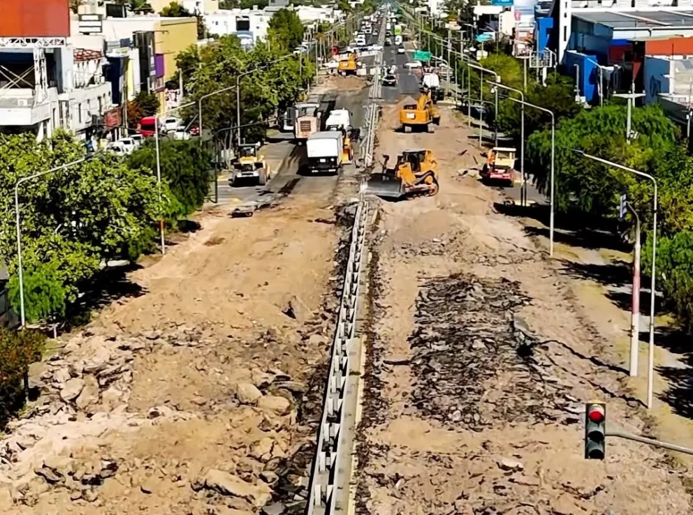 Nueva avenida: los cambios y desvios se informan a diario para seguridad de vecinos y vecinas.