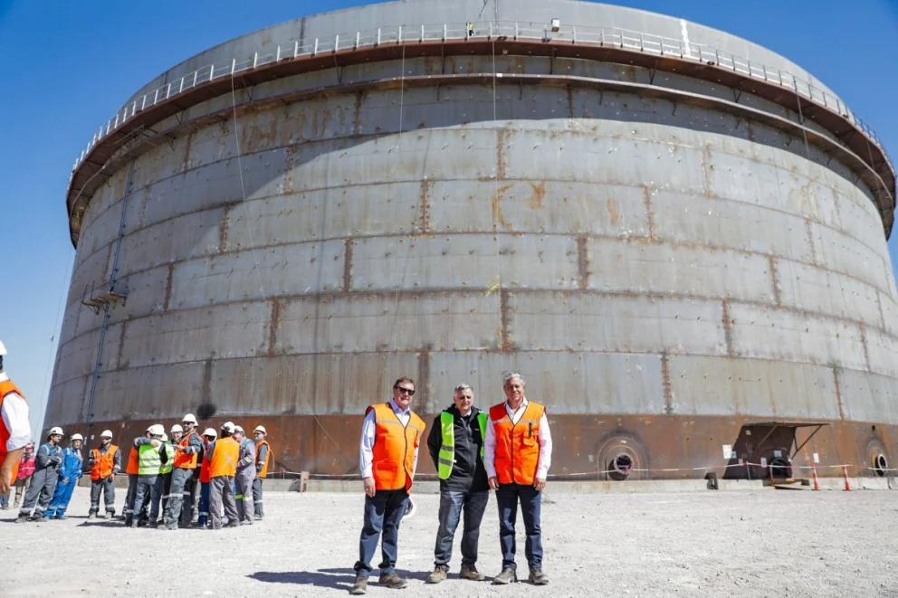 La obra en Punta Colorada alcanza un 54% de avance y se consolida como una de las principales infraestructuras energéticas del país.