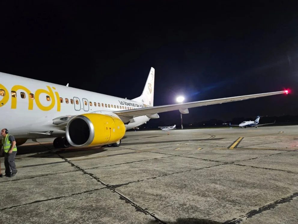 Los pasajeros reclaman no solo por las condiciones técnicas de seguridad de la aeronave, sino por el destrato en los tiempos de espera.
