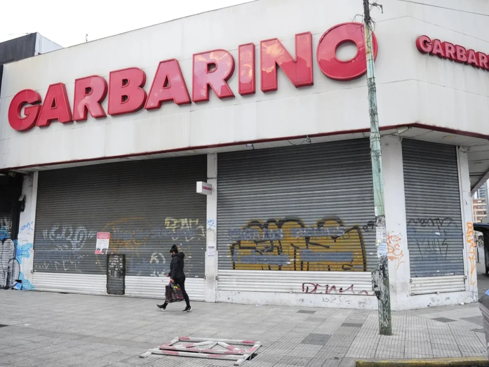 Garbarino supo tener 300 sucrusales en todo el país; hoy, a un paso de formalizarse la quiebra, tiene solo 3 locales.