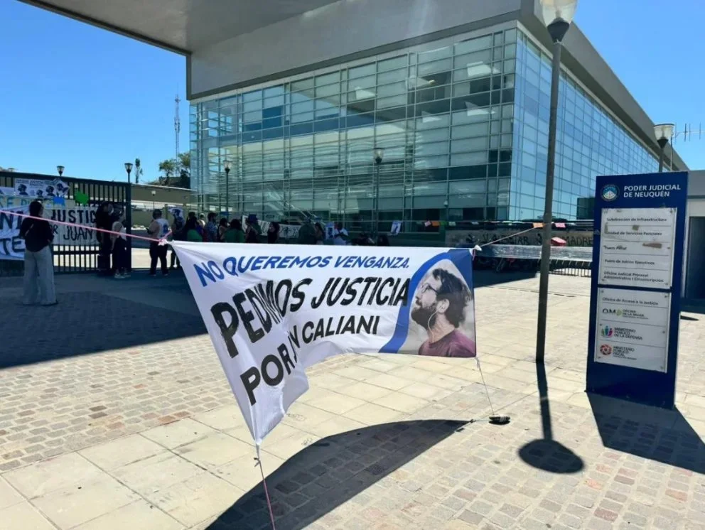 La familia del periodista asesinado y organizaciones sociales convocaron para este viernes al predio del Palacio de Justicia del Neuquén. Foto: archivo