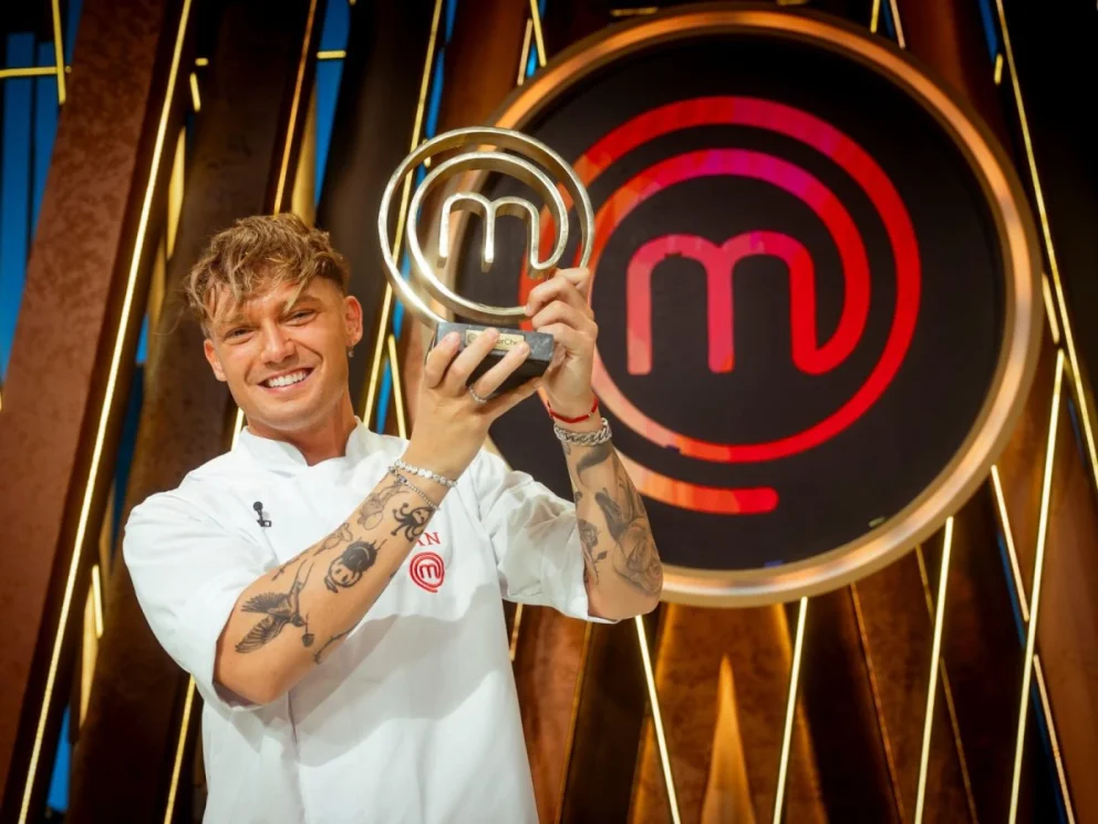 Ian Lucas festeja en el stream de Telefe al enterarse de su consagración como el nuevo campeón de MasterChef Celebrity