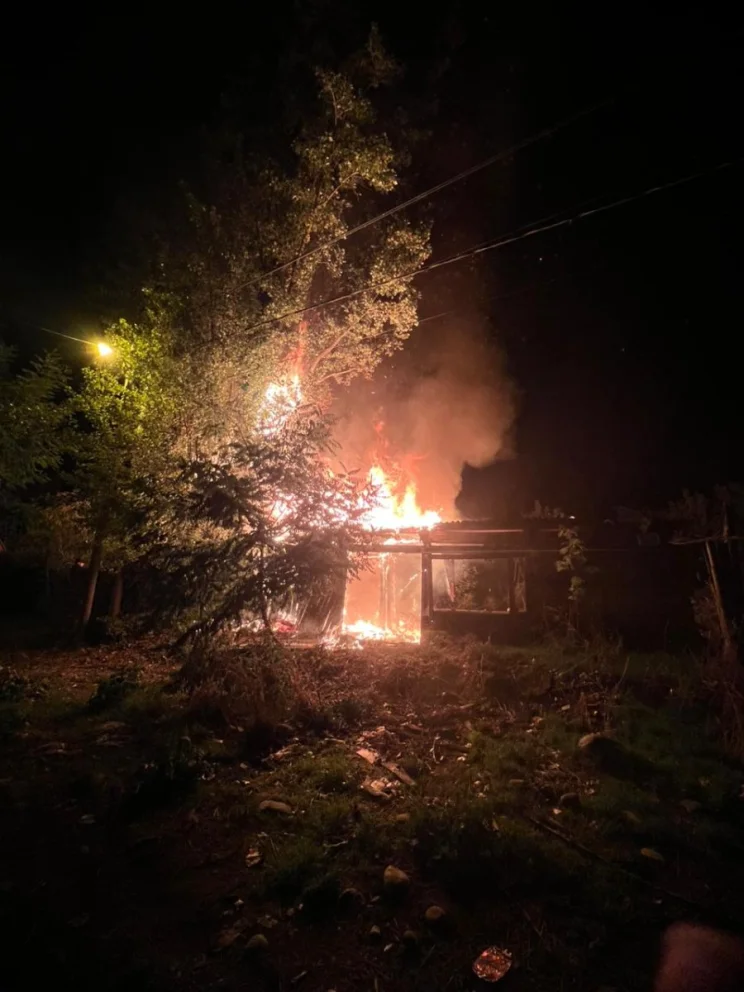Ocurrió en Brown y Azcuénaga cerca de las 3:50. Foto: Gentileza