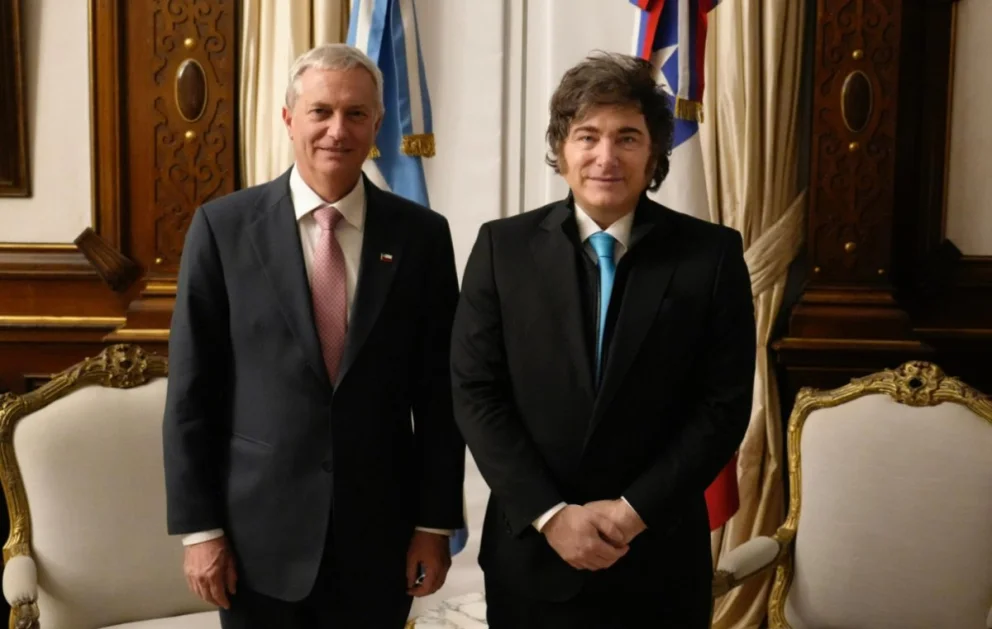 José Antonio Kast, mandatario chileno, junto al presidente Javier Milei. Foto: Wikipedia