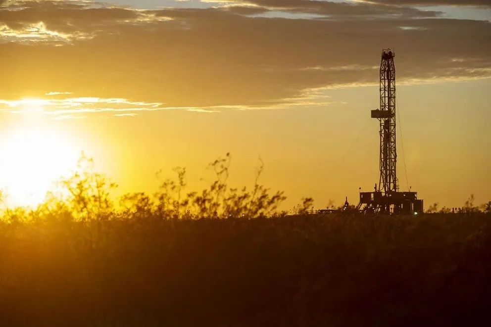 Las áreas Meseta Buena Esperanza, Aguada Villanueva y Las Tacanas quedarán bajo operación de YPF tras la aprobación provincial.