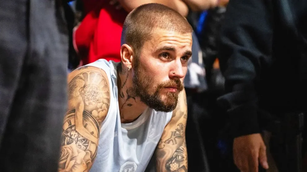 Justin Bieber emocionó a sus seguidores en Coachella con un repaso por toda su carrera, incluyendo sus primeros éxitos virales