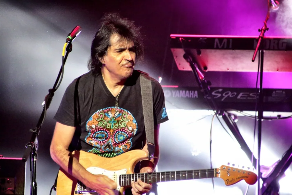 Felipe Staiti junto a Los Enanitos Verdes, banda que llevó el rock mendocino a todos los lugares del mundo.