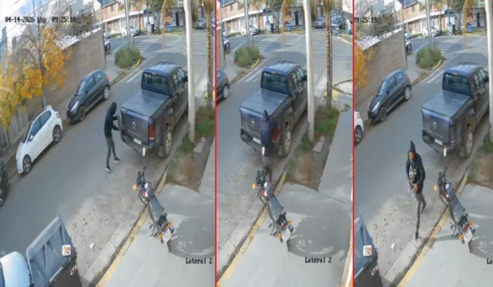 El hecho, registrado a las 9.24 de ayer martes, quedó grabado por una cámara de seguridad de la zona. Fotos: captura de video