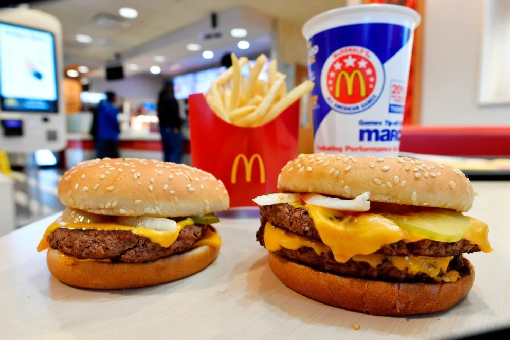 Los locales de comidas rápidas son una de las salidas laborales más recurridas por los jóvenes que buscan un trabajo en blanco. Foto: gentileza.