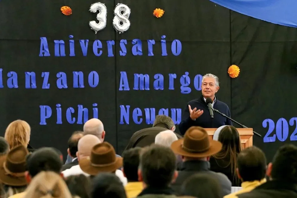 El gobernador de Neuquén Rolando Figueroa en el aniversario de Manzano Amargo.