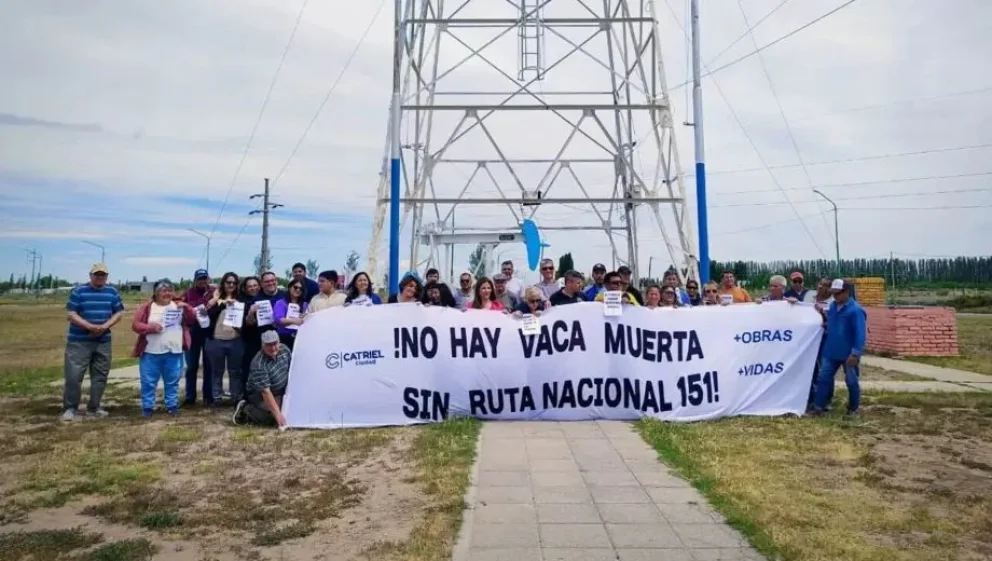 La ruta está sumamente deteriorada, y el tránsito que detenta es clave para unir la región Vaca Muerta. Foto: gentileza.