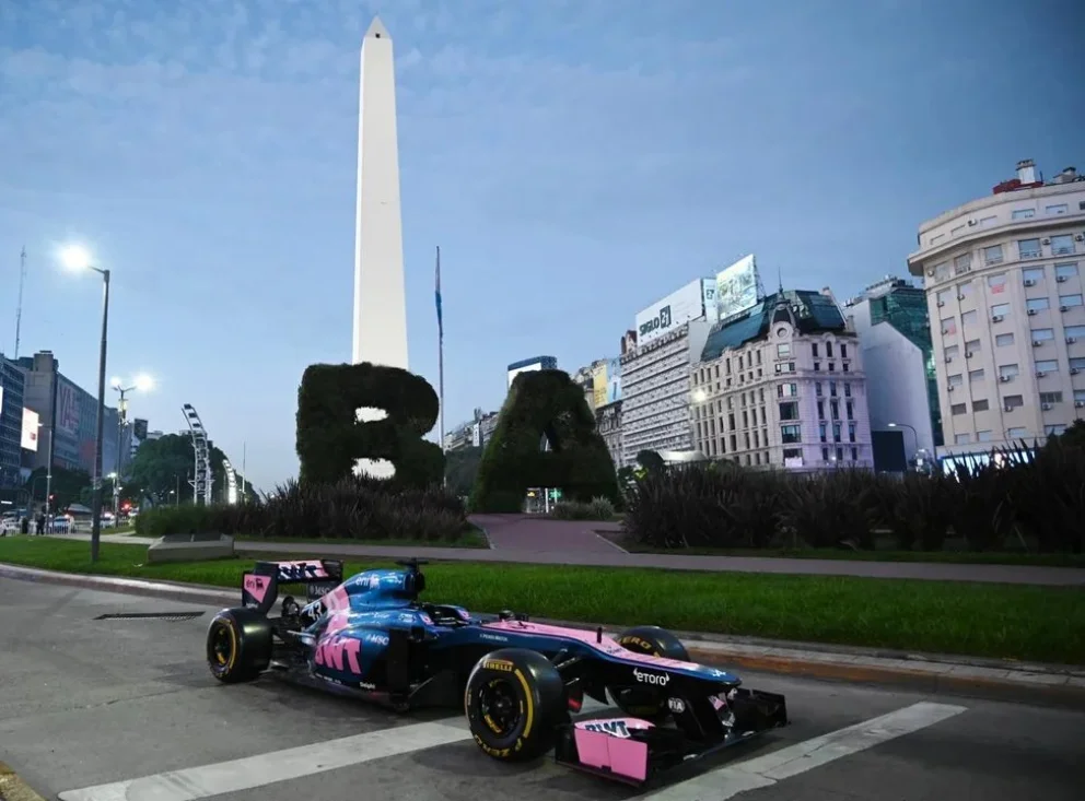 Será el primer argentino en conducir un F1 en calles porteñas.
