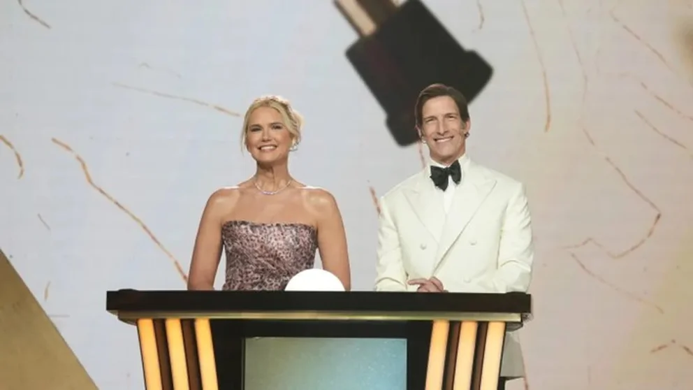 Juana Viale protagonizó la gran noche del Martín Fierro de Moda al recibir el Oro, cerrando una edición que premió la excelencia técnica y creativa.