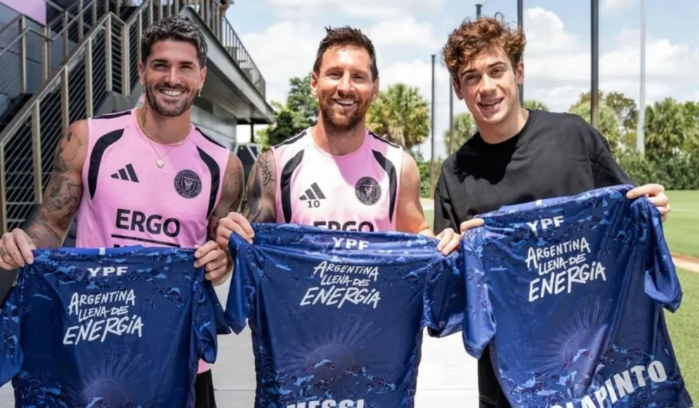 Franco Colapinto cumplió su sueño de conocer a Messi en la previa al GP de Miami. Foto: Instagram YPF