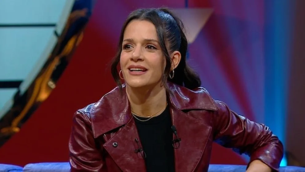 Violeta Urtizberea confesó que prefiere no ver las publicaciones de su novio para mantener la armonía en la pareja.