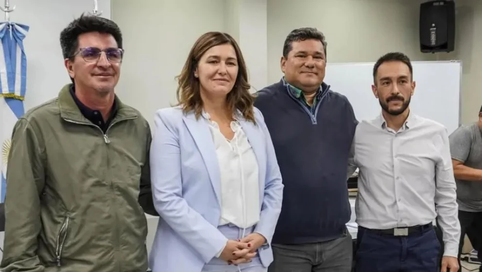 Malena Resa junto a Sergio Martínez en la Secretaría de Desarrollo Social, Hugo Tapia Servicios Públicos y Luis Calleja secretario de Gobierno, Ciudadanía y Cultura.