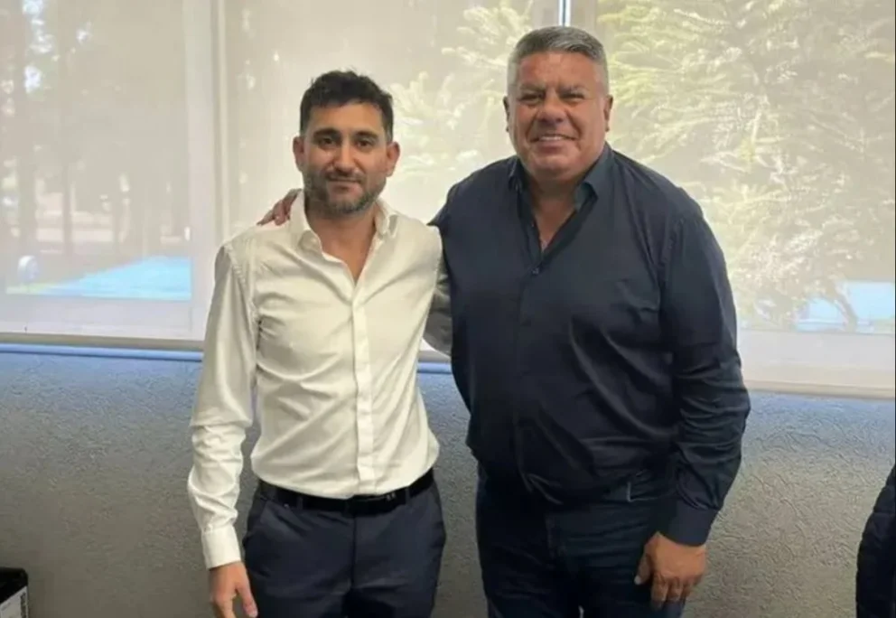 Ariel Vallejo junto a Claudio Tapia. Foto: NA