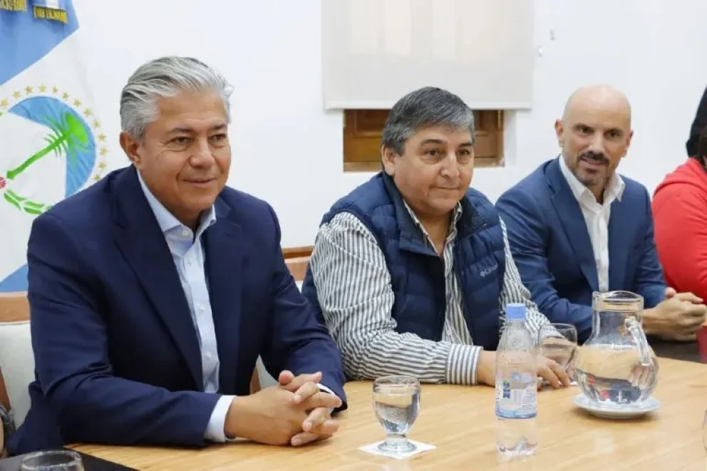 Rolando Figueroa junto a Carlos Quintriqueo impulsor del proyecto.