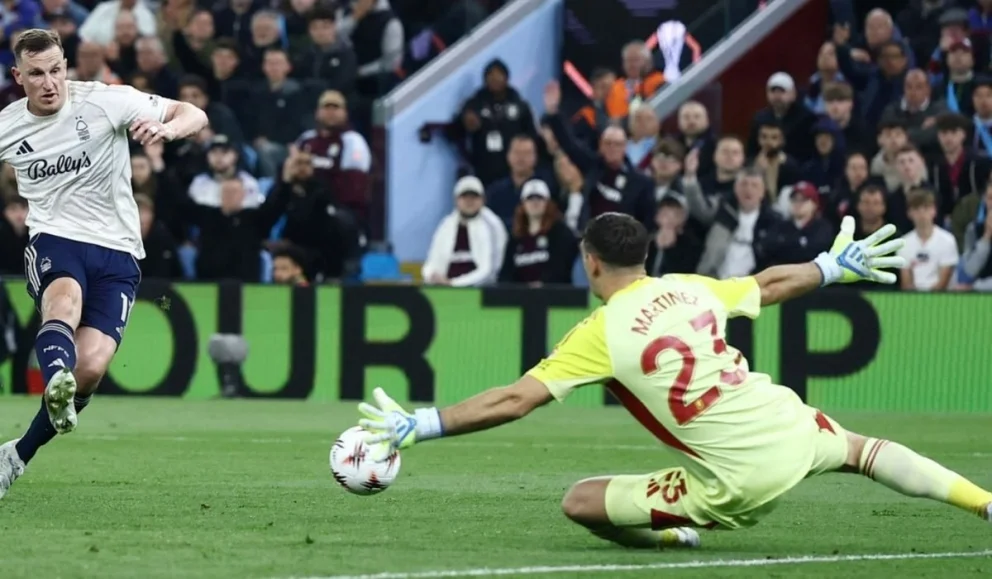 El “Dibu” sueña en la Europa League. Foto: Olé