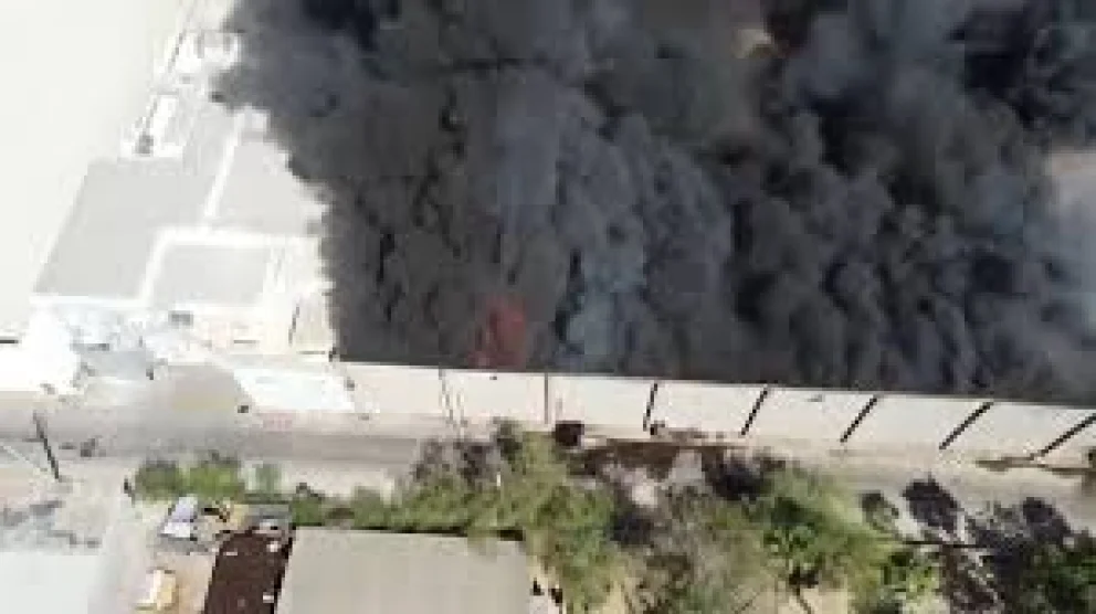 Los sistemas de emrgencia fallaron según testigos del lugar, lo que complicó las tareas de los Bomberos. Foto: gentileza.