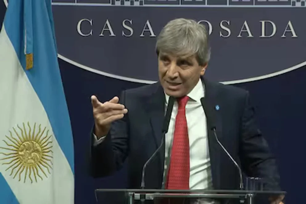 El ministro de Economía, Luis Caputo, anunció este viernes la creación de un nuevo régimen de incentivos a las inversiones. Foto: NA