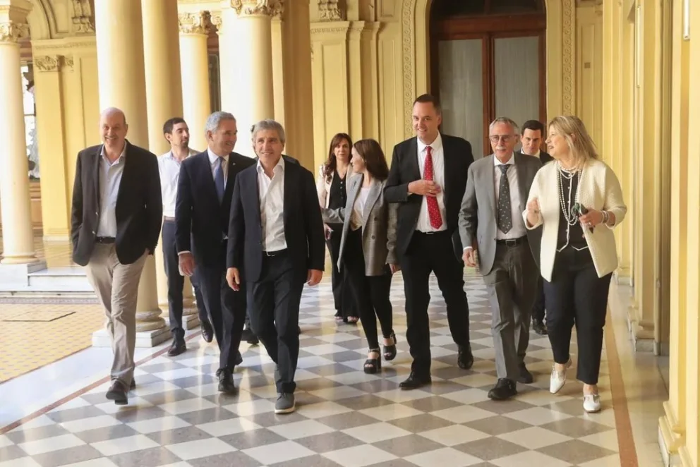 Algunos de los ministros que participaron de la reunión de gabinete nacional. Foto: Presidencia.