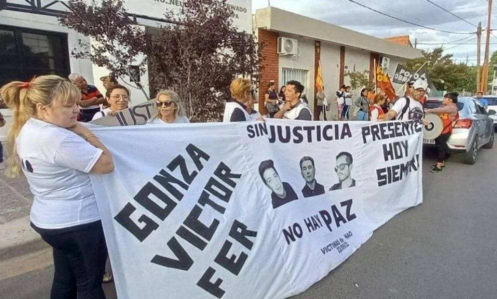Las familias de las víctimas fatales siguen pidiendo justicia.