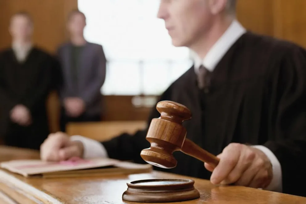 El fallo fue dictado en Bariloche en una sucesión sin testamento. El bien en disputa era una parte de un inmueble que la mujer había heredado de su propia familia.