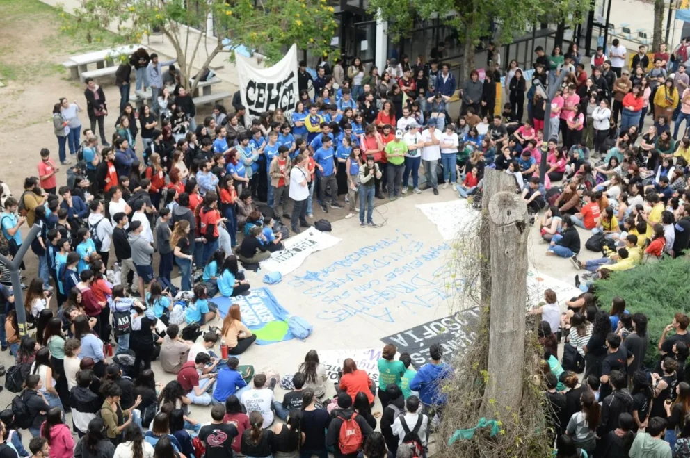 Los colegios preunivertitarios también son afectados por la Ley de Financiamiento Universitario. Foto: gentileza.