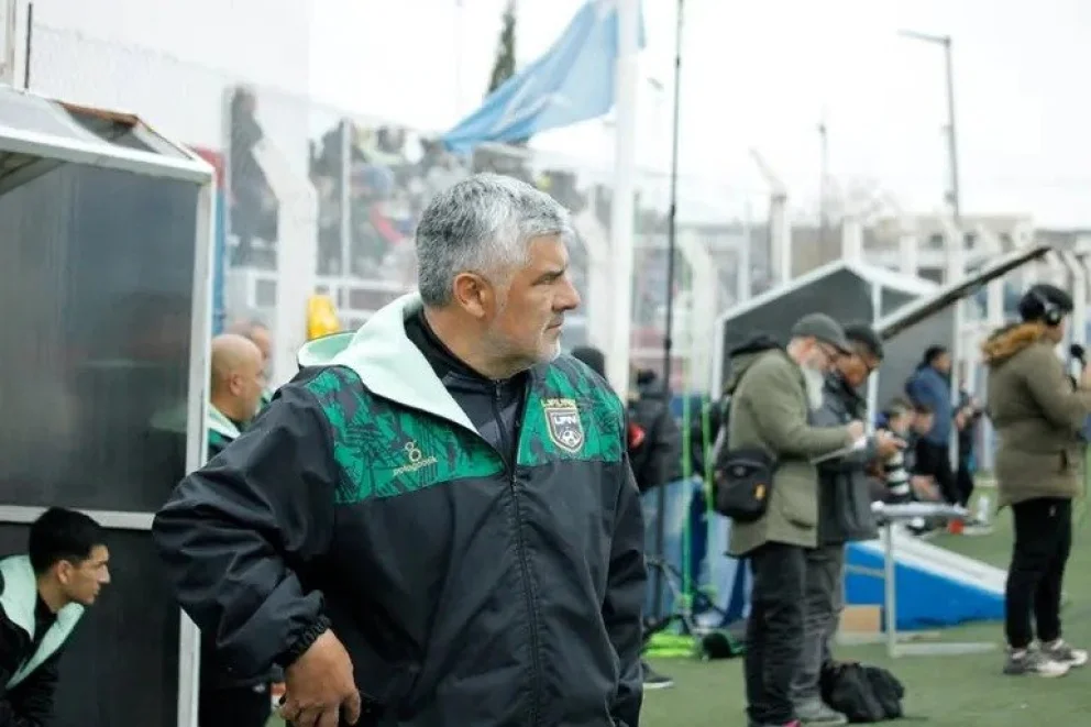 Rogger Morales, nuevo DT de Independiente de Neuquén. Foto: gentileza