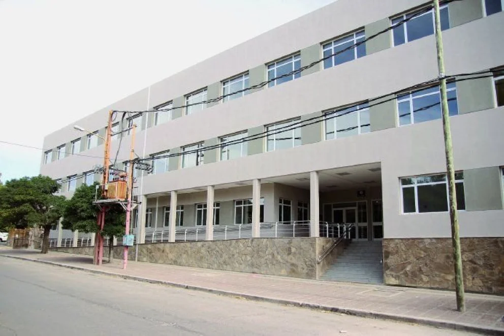 El Hospital "Jorge Juan Pose" de Zapala, donde se desempeñaba la enfermera cesanteada por falsificar documentación médica.