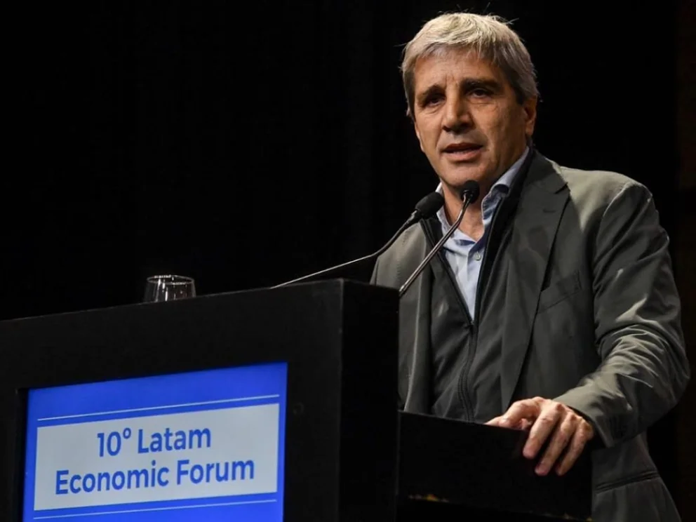 Luis Caputo expuso ante empresarios en el Latam Economic Forum 2026 y defendió los resultados del plan económico de Milei.