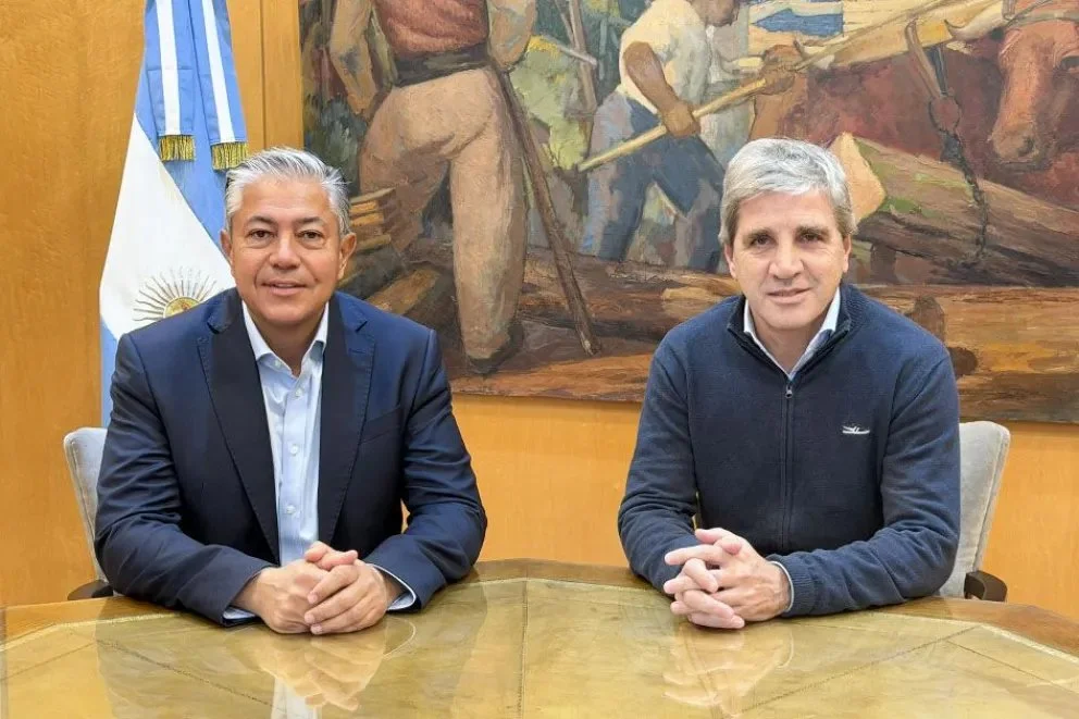 Figueroa se reunió esta mañana con Caputo en Buenos Aires para ultimar la agenda del encuentro binacional del 10 y 11 de junio.