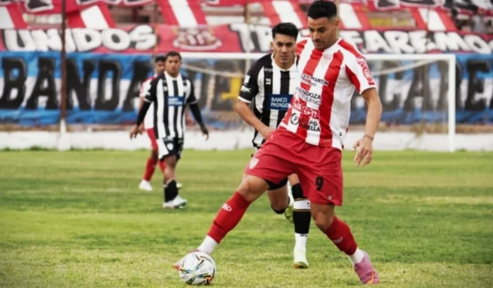 Cipolletti perdió por 1-0 en su visita a San Martín en Mendoza. Foto: LU19