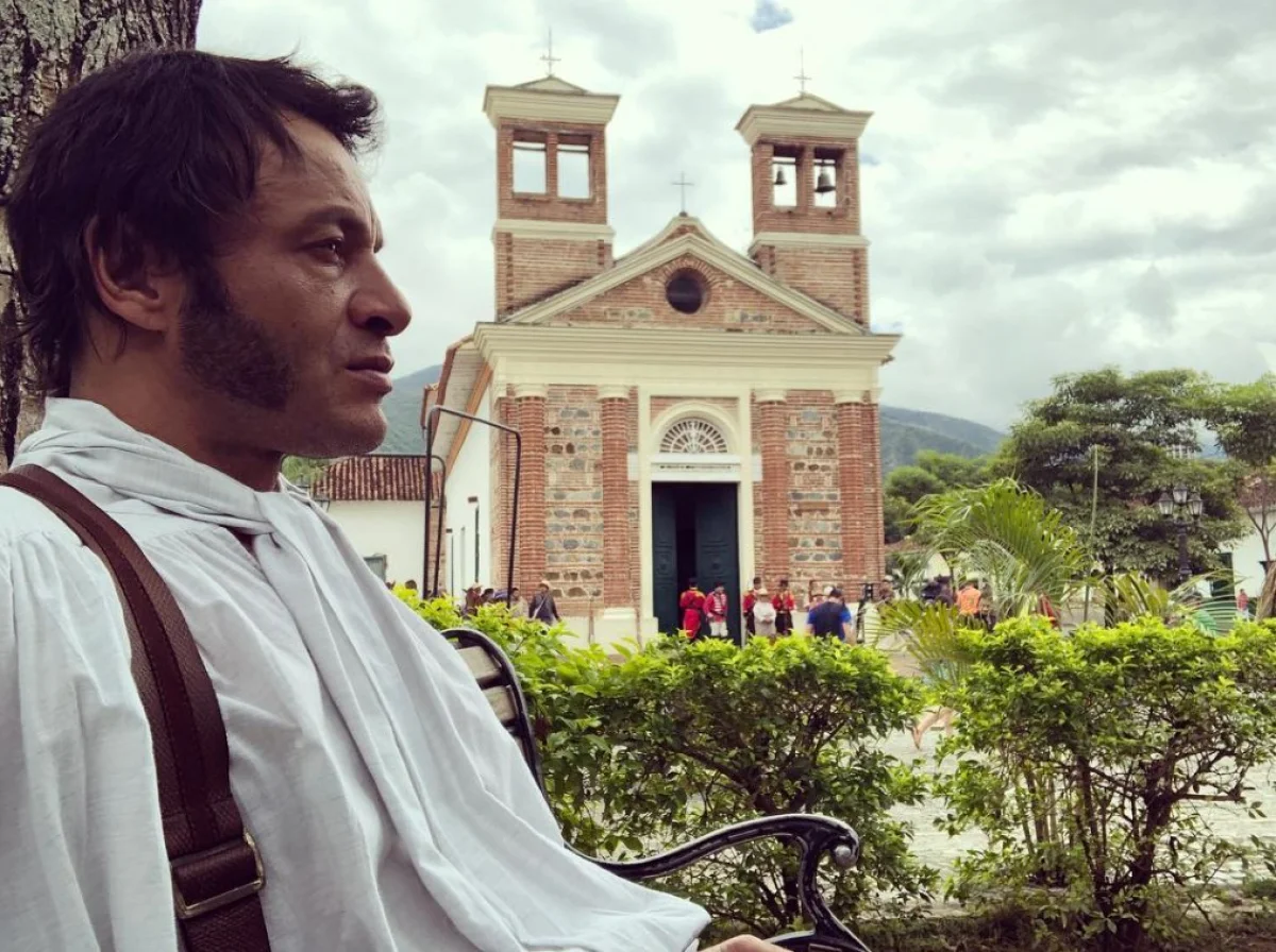 Interpretando el general Jos&eacute; de San Mart&iacute;n en la serie Bolivar de Netflix