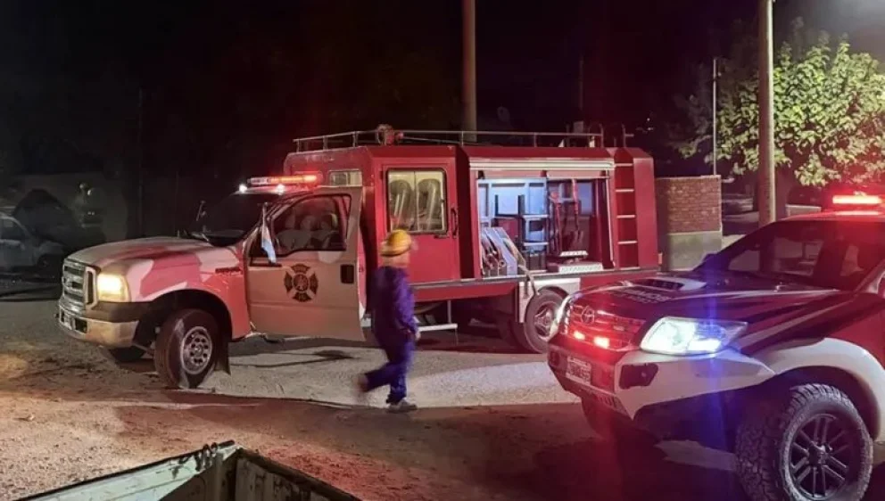 "Uno de los tres heridos falleció en la clínica CMIC de Neuquén, adonde había sido trasladado en código rojo el primer día", confirmó el comisario inspector Félix Caporaso. 