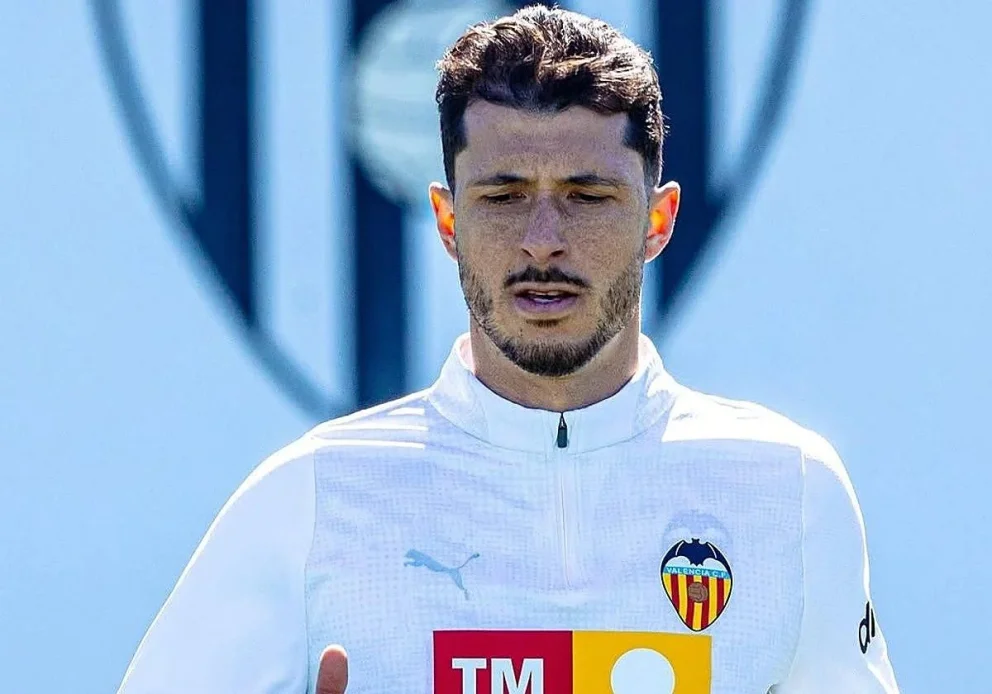 Guido Rodríguez con la camiseta del Valencia. Foto: archivo